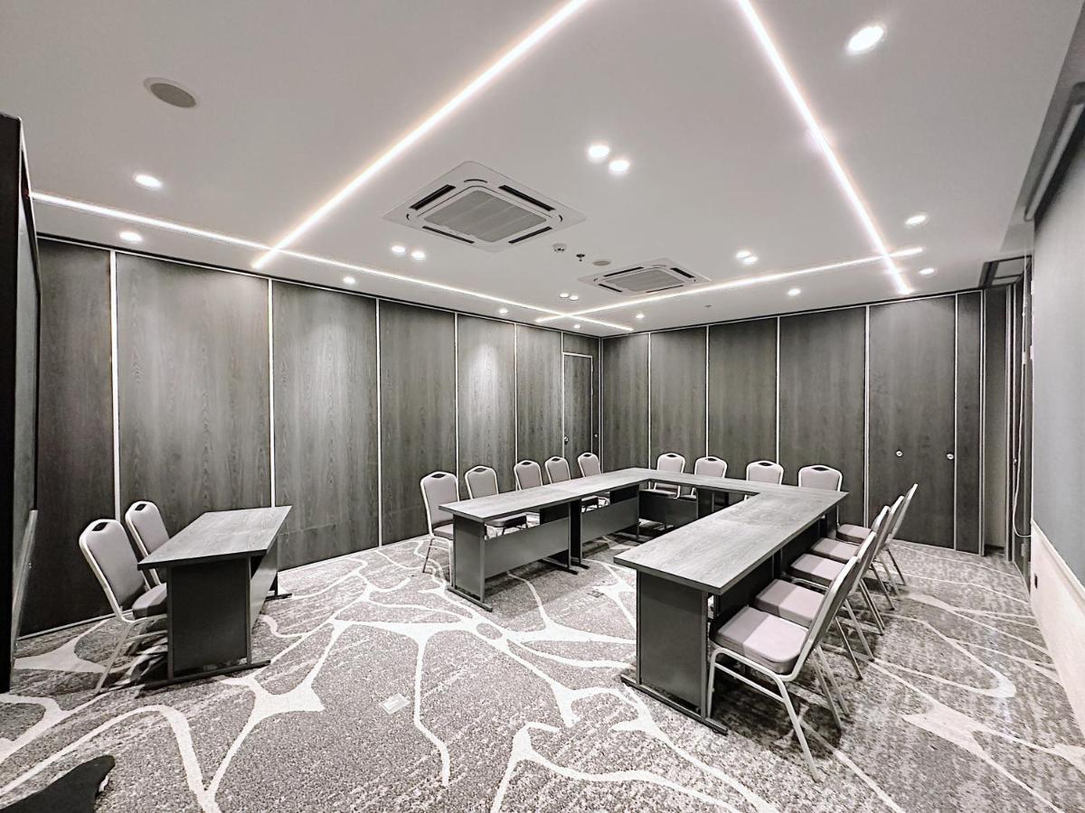 Rez Hotel 三宝垄 外观 照片